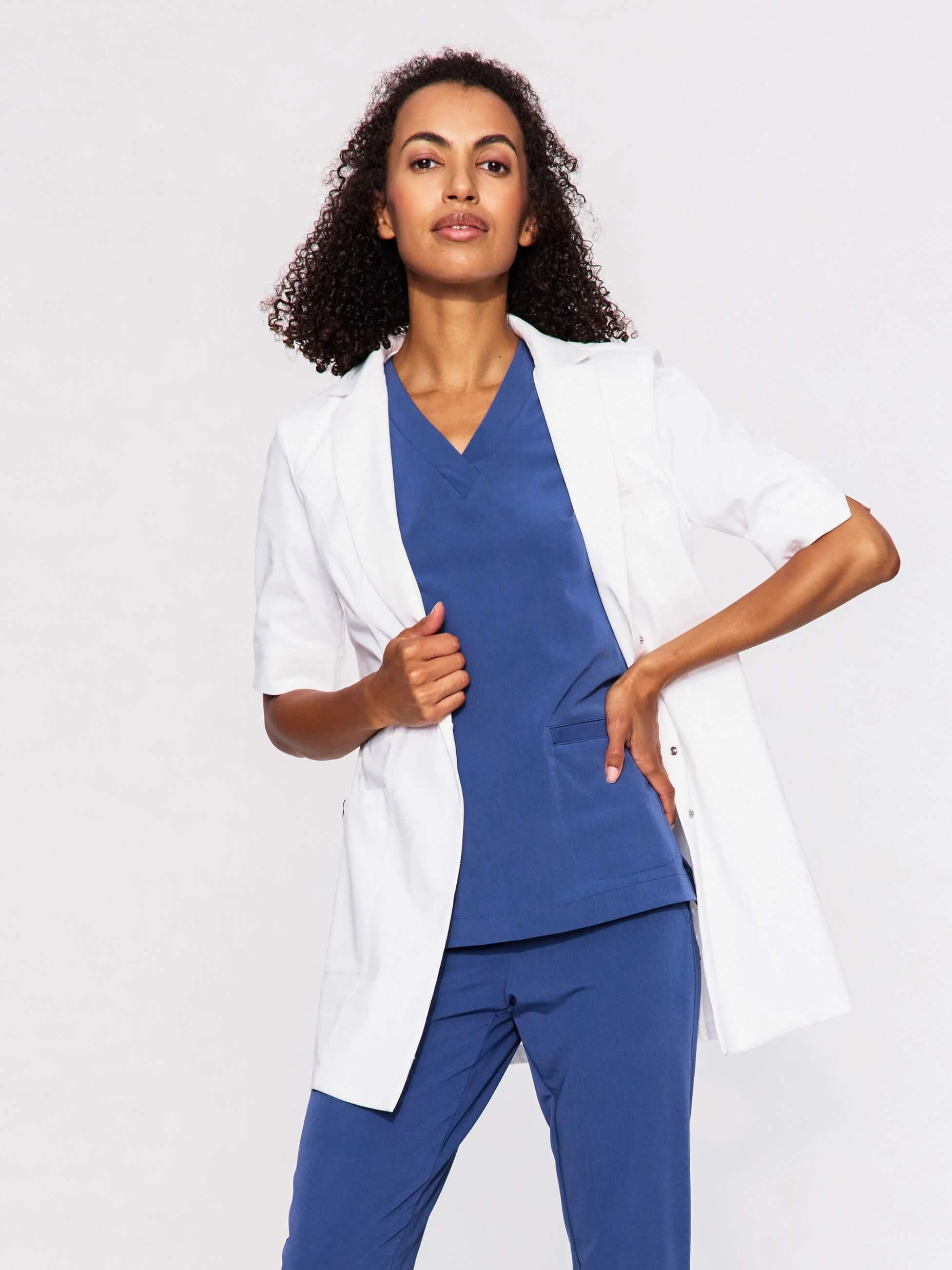 Fartuch medyczny damski Fabella z krótkim rękawem