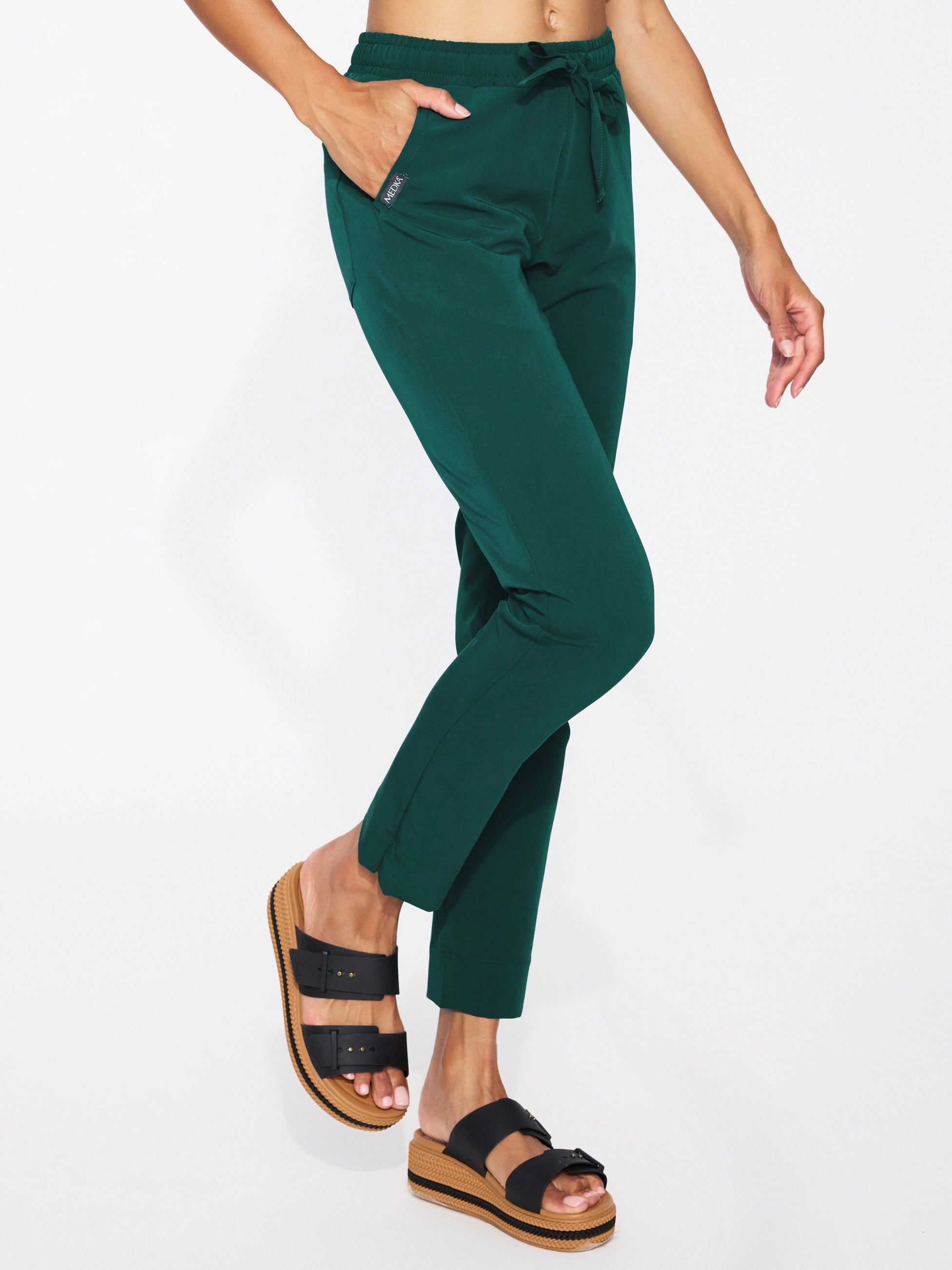 Spodnie medyczne damskie NESSA emerald green