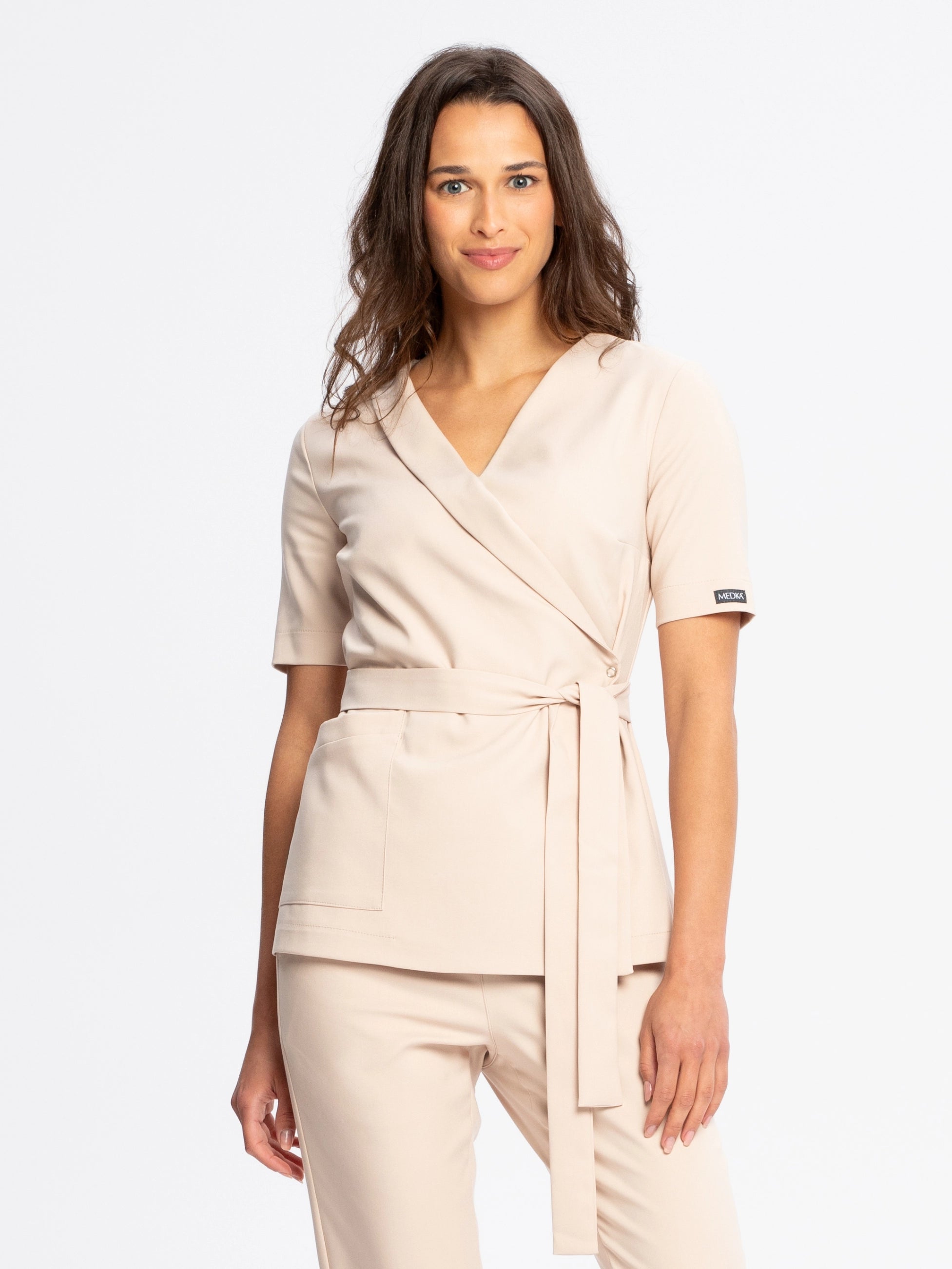 Tunika medyczna NAYA vanilla widok z przodu
