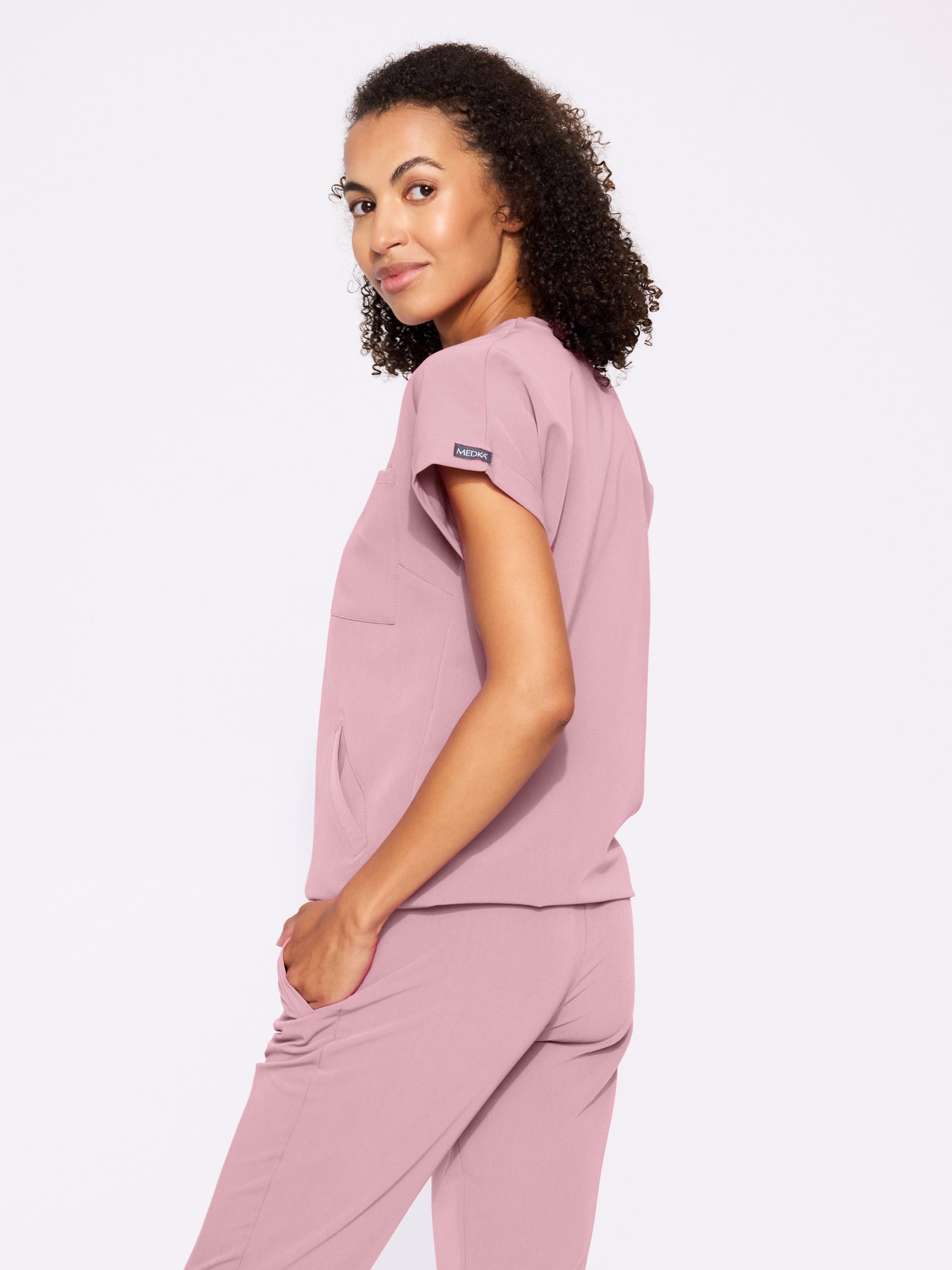 Bluza medyczna damska WELT misty rose tylny widok
