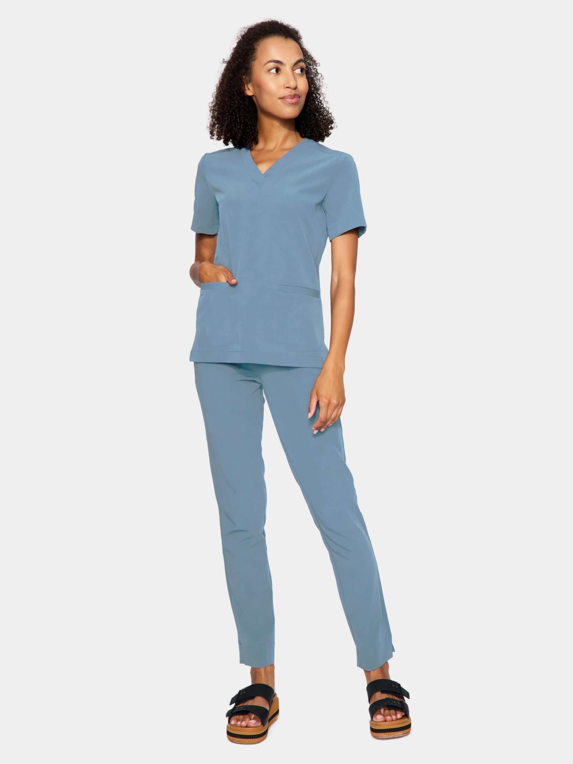 Buty medyczne Crocs Brooklyn czarne na nogach