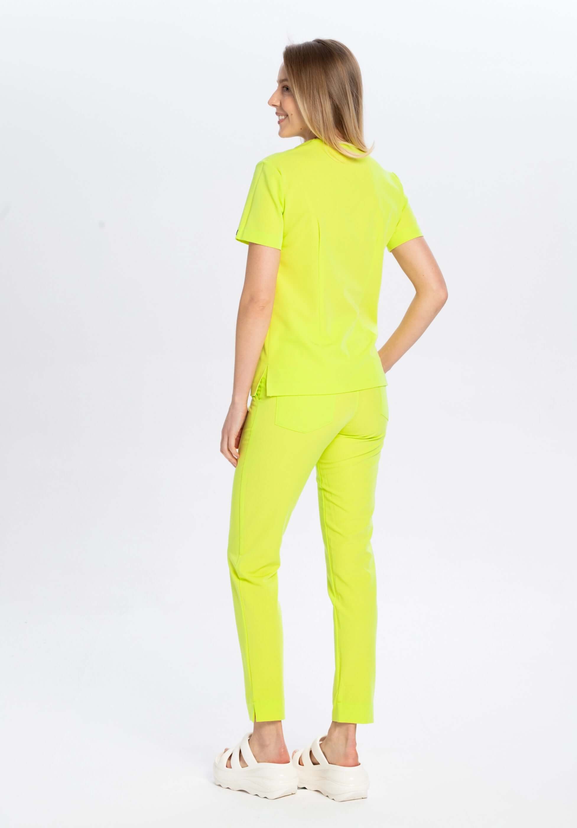 Komplet medyczny damski limonka - bluza Moxi i spodnie Nessa widok z tyłu