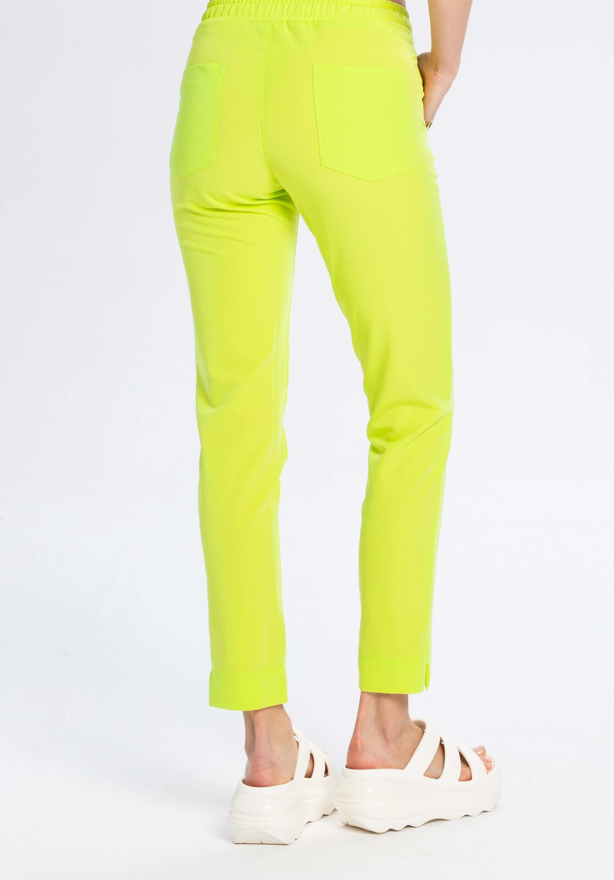 Spodnie medyczne damskie NESSA limonka tylny widok