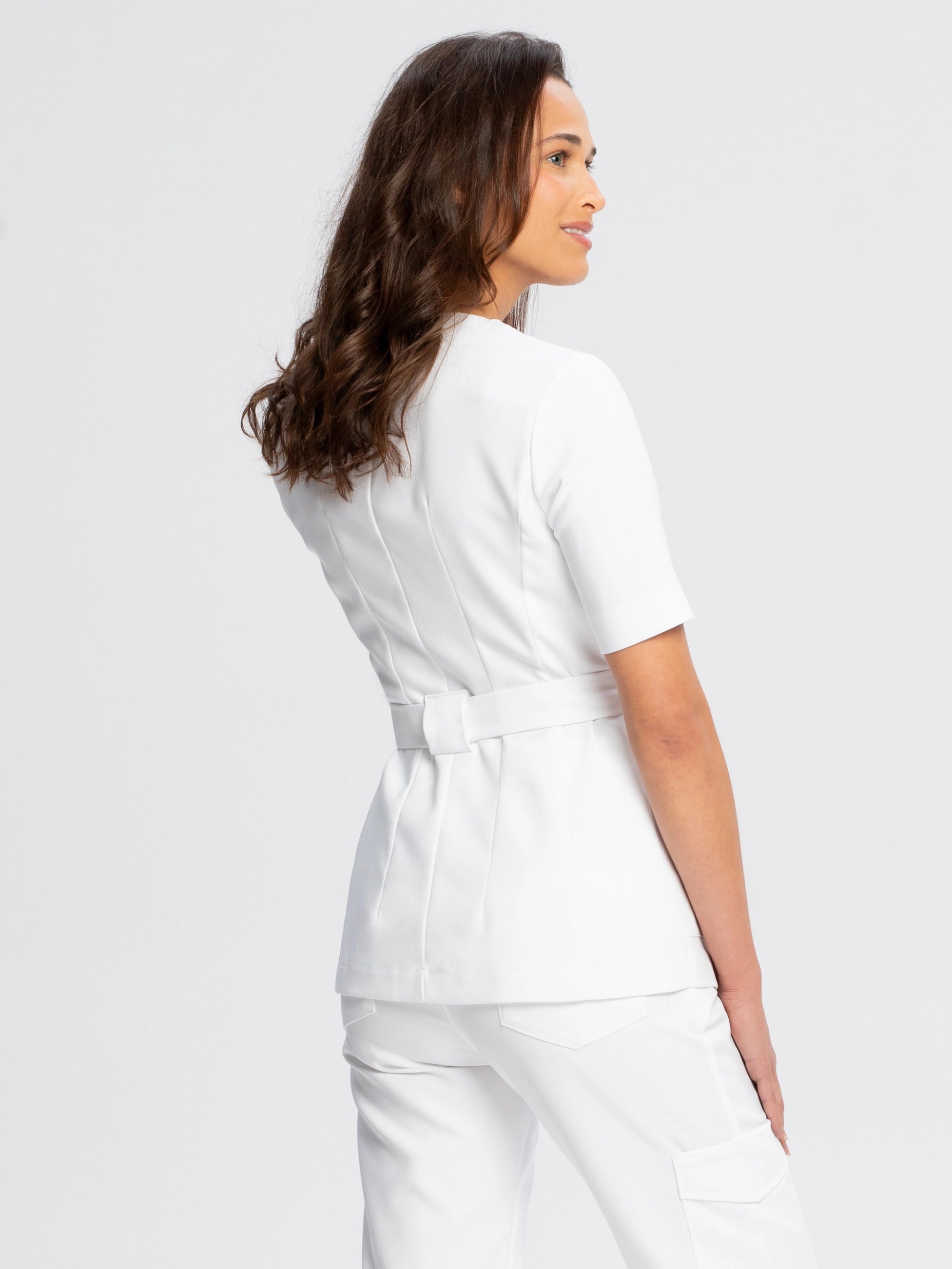 Tunika medyczna NAYA biała widok z tyłu