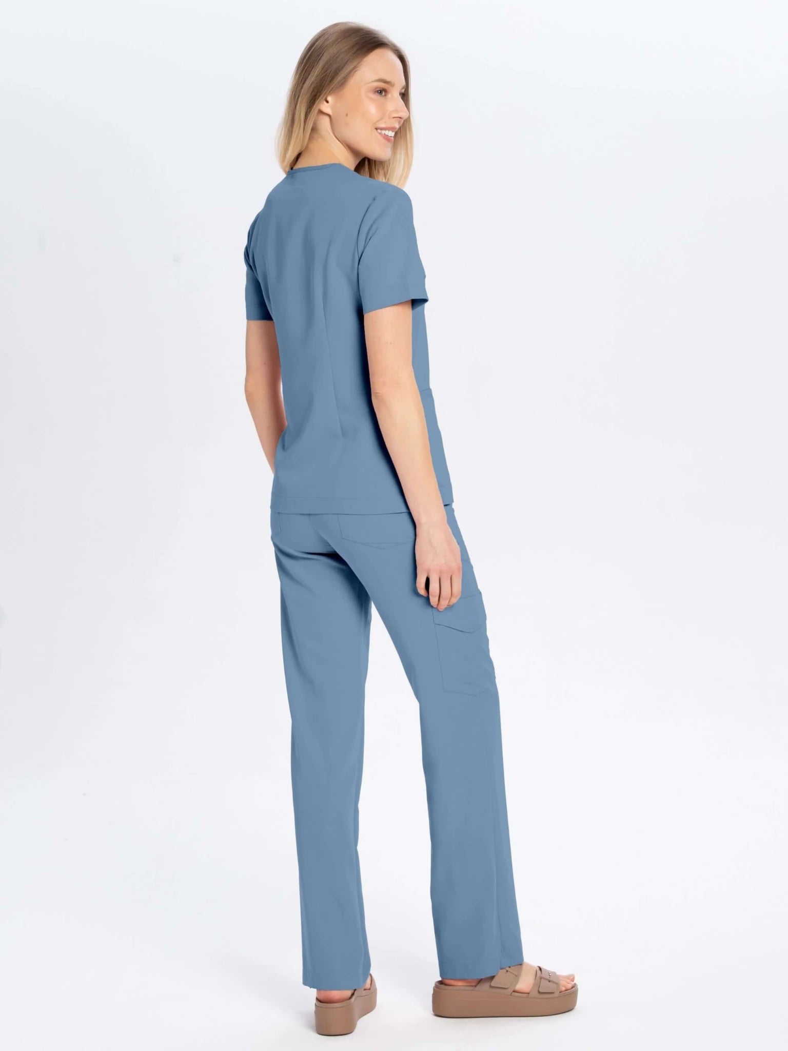 Komplet medyczny damski candy blue: bluza Moxi i spodnie z szeroką nogawką - Medka