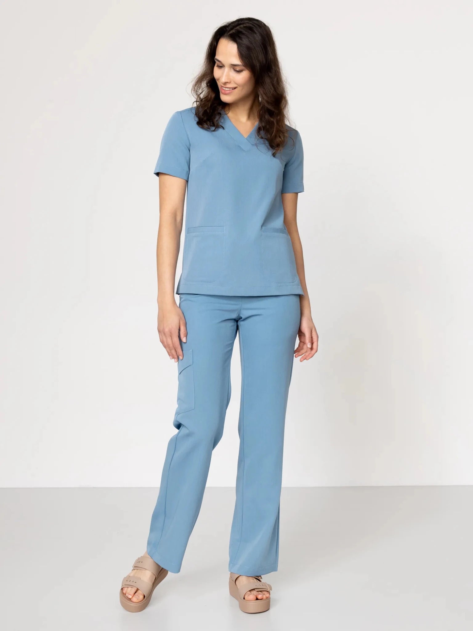 Komplet medyczny damski candy blue: bluza Moxi i spodnie z szeroką nogawką - Medka