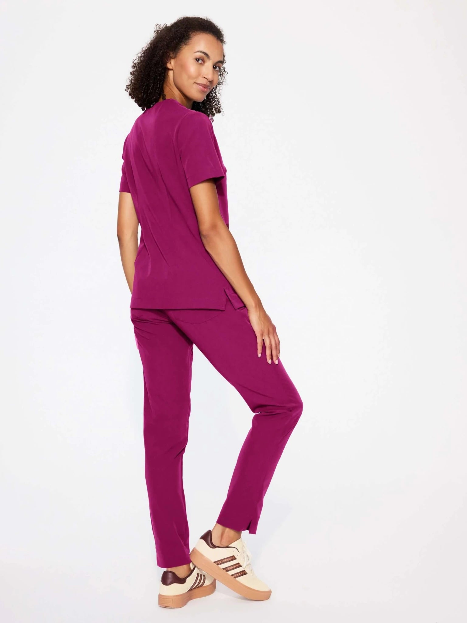 Komplet medyczny damski deep rose: bluza Moxi i spodnie klasyczne Nessa - Medka