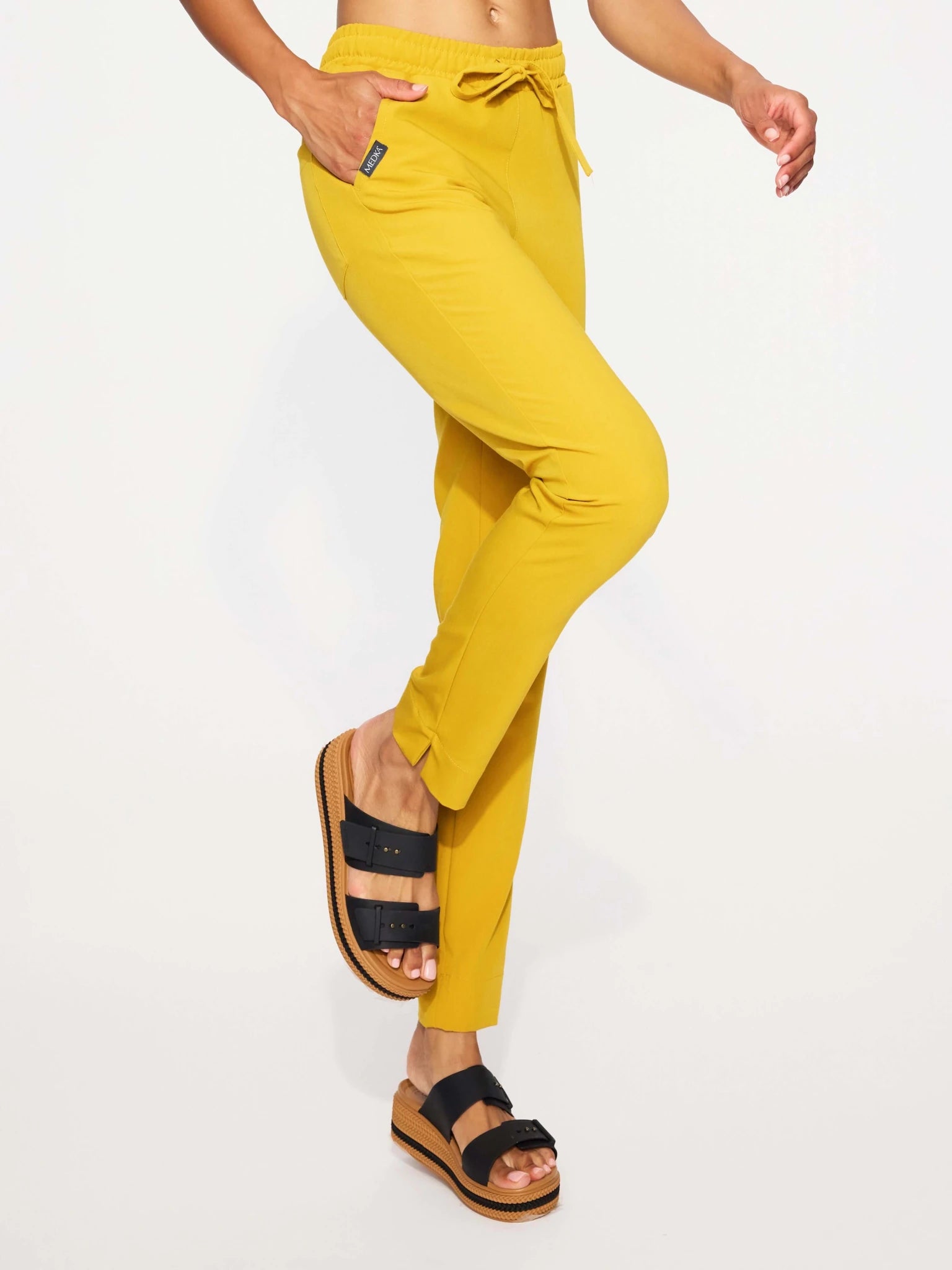Dámské zdravotní kalhoty - NESSA mango - Medka